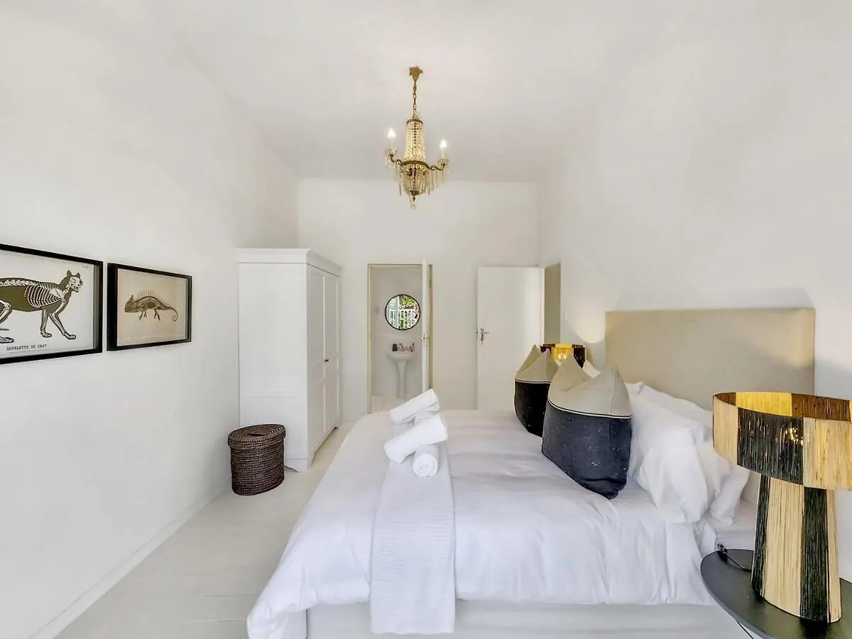 Tranquil Family Home In Green Point Cape Town