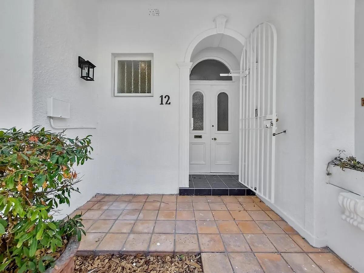 Tranquil Family Home In Green Point Cape Town Güney Afrika