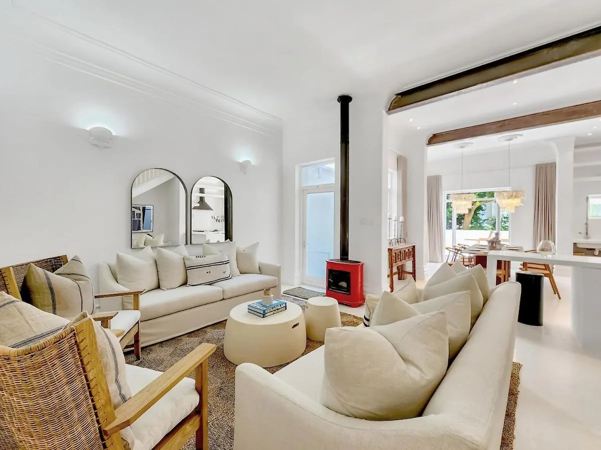 Tranquil Family Home In Green Point Cape Town
