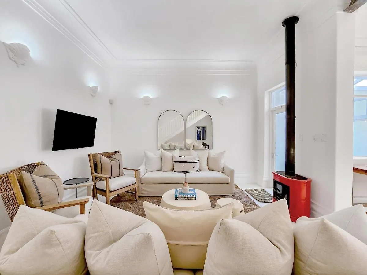 Tranquil Family Home In Green Point Cape Town 0*,  Güney Afrika