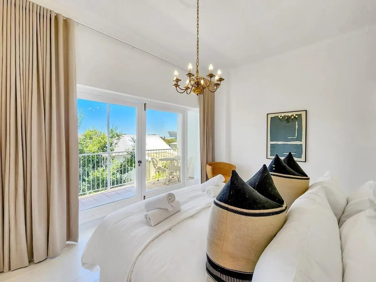 Tranquil Family Home In Green Point Cape Town 0*,  Güney Afrika