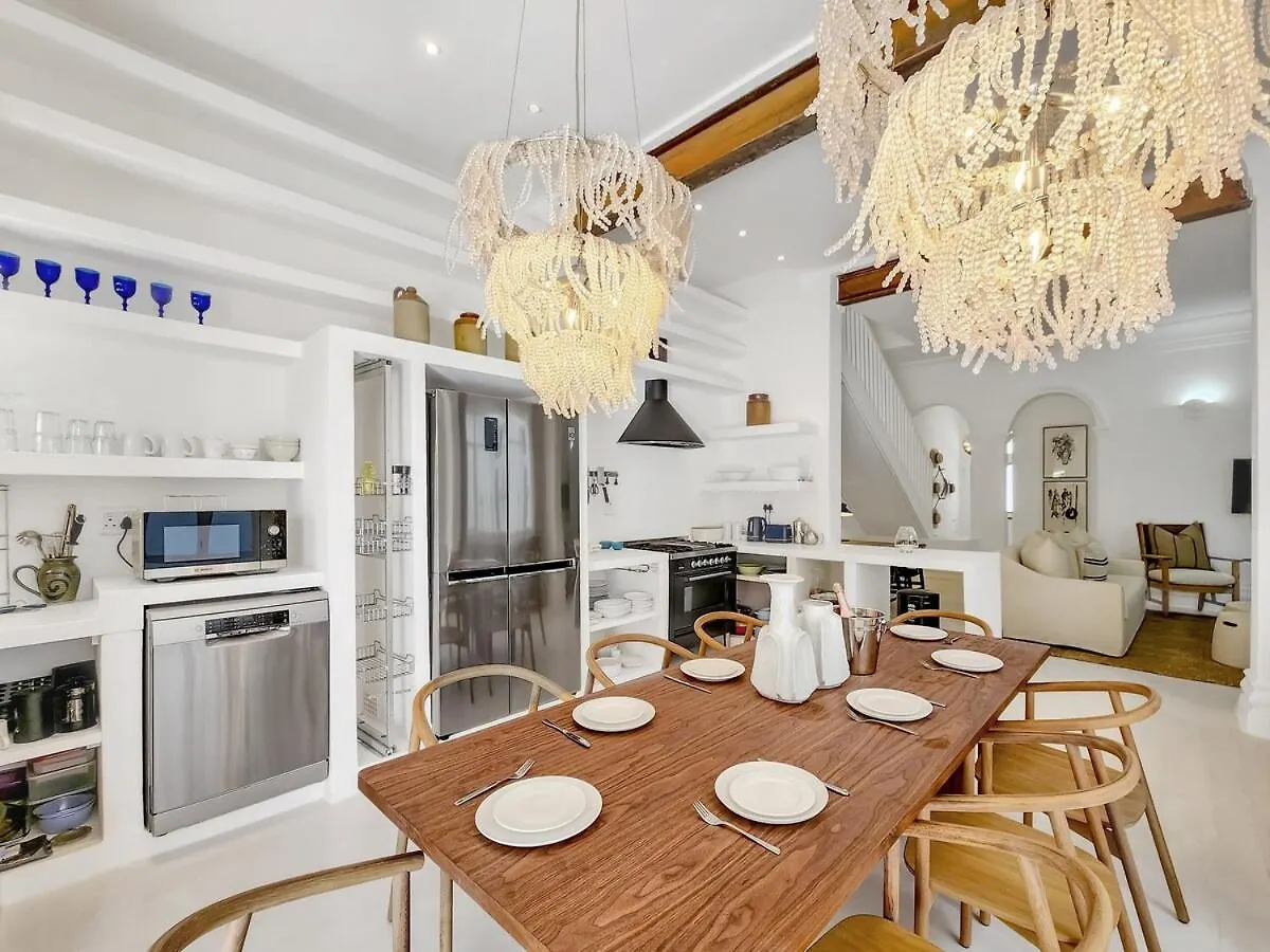 Tranquil Family Home In Green Point Cape Town Güney Afrika